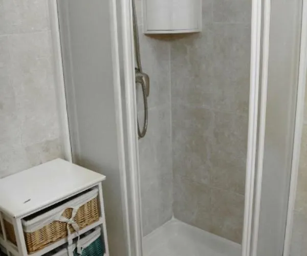 2 Yugos * 나발루엔가