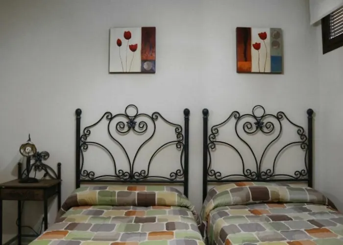 2 Yugos 컨트리하우스 나발루엔가