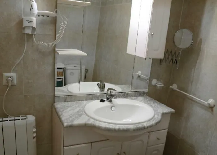 컨트리하우스 2 Yugos 나발루엔가